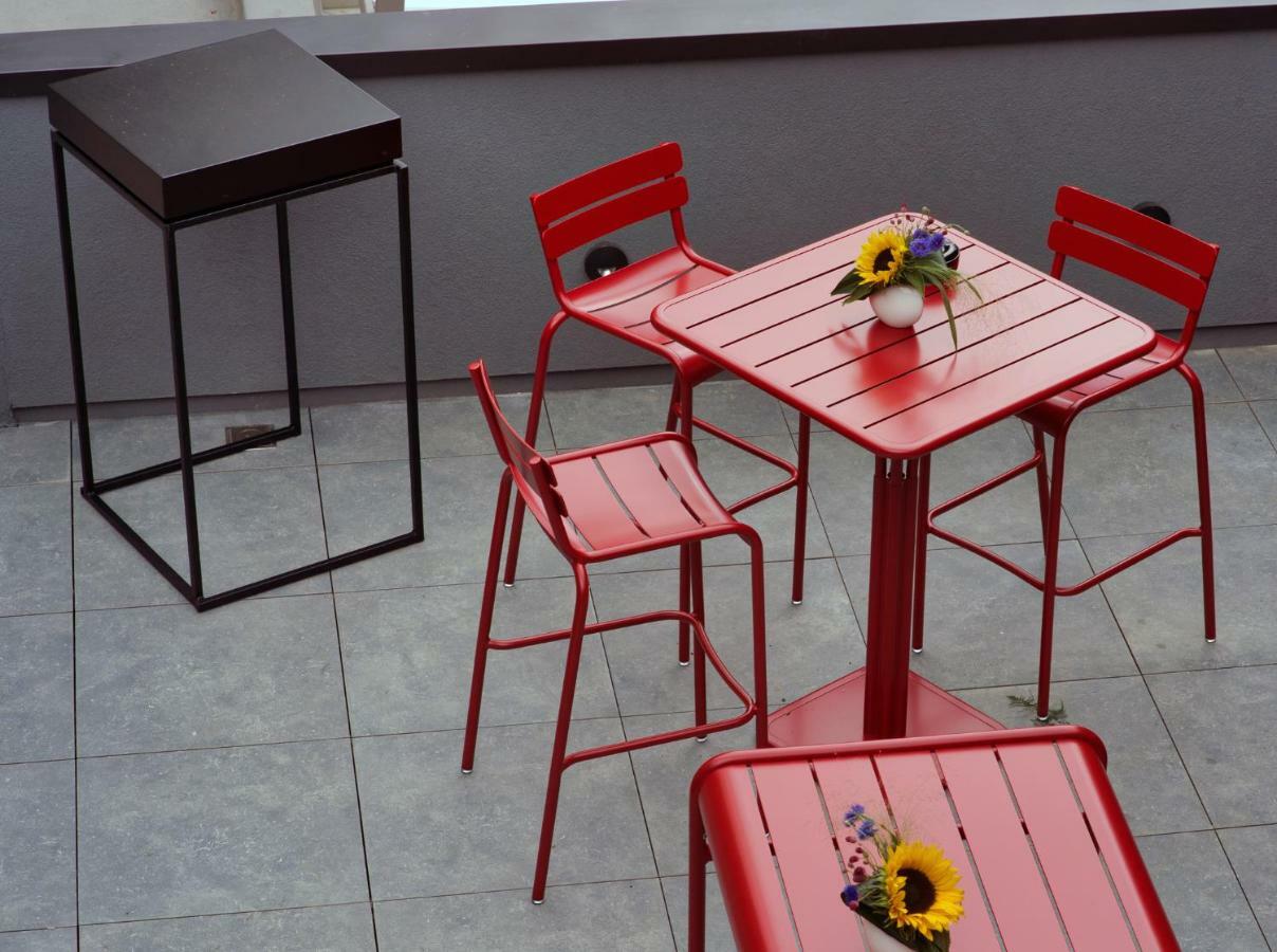 Open Source A L'Entree Du Circuit! Apartman Stavelot Kültér fotó